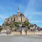 3 Bedroom Awesome In * Créances