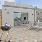 3 Bedroom Awesome In * Créances